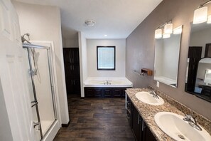 Unclassified image, 5 of 36, button - Montana Country Retreat w/ Hot Tub-Near Lewistown (Grass Range)