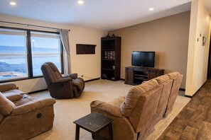 Unclassified image, 3 of 36, button - Montana Country Retreat w/ Hot Tub-Near Lewistown (Grass Range)