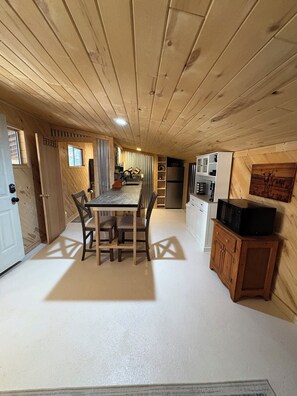 Dining - Tranquil 2-bedroom apartment with AC in adorable Mancos (Mancos)