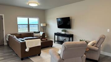 Smart TV, table tennis