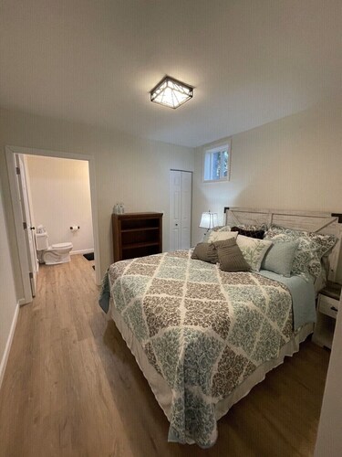 Cozy 1-bedroom hotel suite in soothing Milford with AC