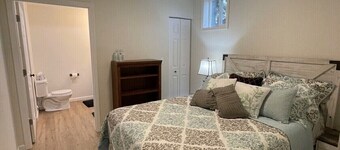 Cozy 1-bedroom hotel suite in soothing Milford with AC