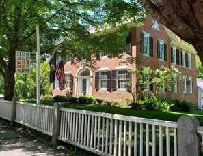 Unclassified image, 2 of 12, button