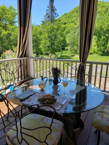 Historic Hubble Shire Farm Inn-King Ensuite