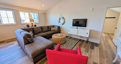 Bright & modern 1-bedroom condo in downtown Coupeville