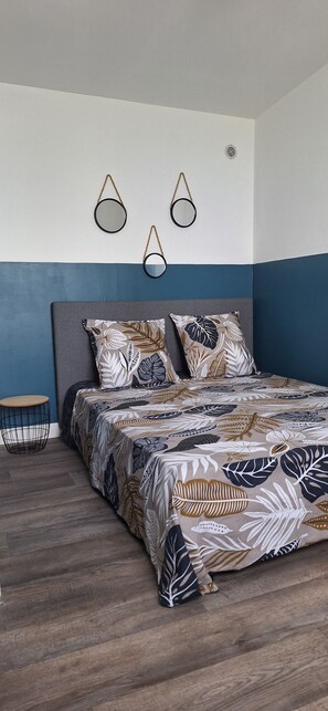 Fer et planche à repasser, Wi-Fi, draps fournis