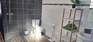 Unclassified image, 5 of 9, button - Vrbo Property (Saint-Leu)