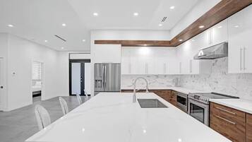 Comfort Room | Private kitchen