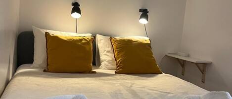 2 bedrooms, WiFi, bed sheets