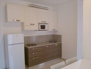 Fridge, microwave, stovetop, dishwasher - Residence Rosa die Venti Studio Mono for 4 persons (Bibione)