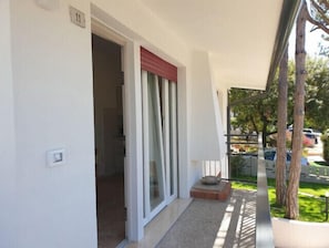 Exterior detail - Villa Anny three-room apartment Trilo for 5 people (Bibione)