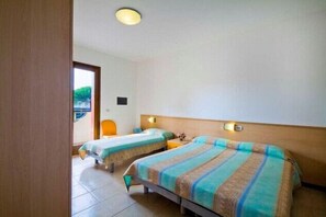 2 bedrooms, free WiFi - Villa Ca Margherita three-room apartment Trilo for 7 persons (Bibione)