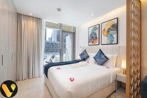 Tabla de planchar con plancha, cunas, wifi gratis y ropa de cama 