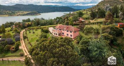 Lovely 4-bedroom villa in Sesquilé for a relaxing getaway