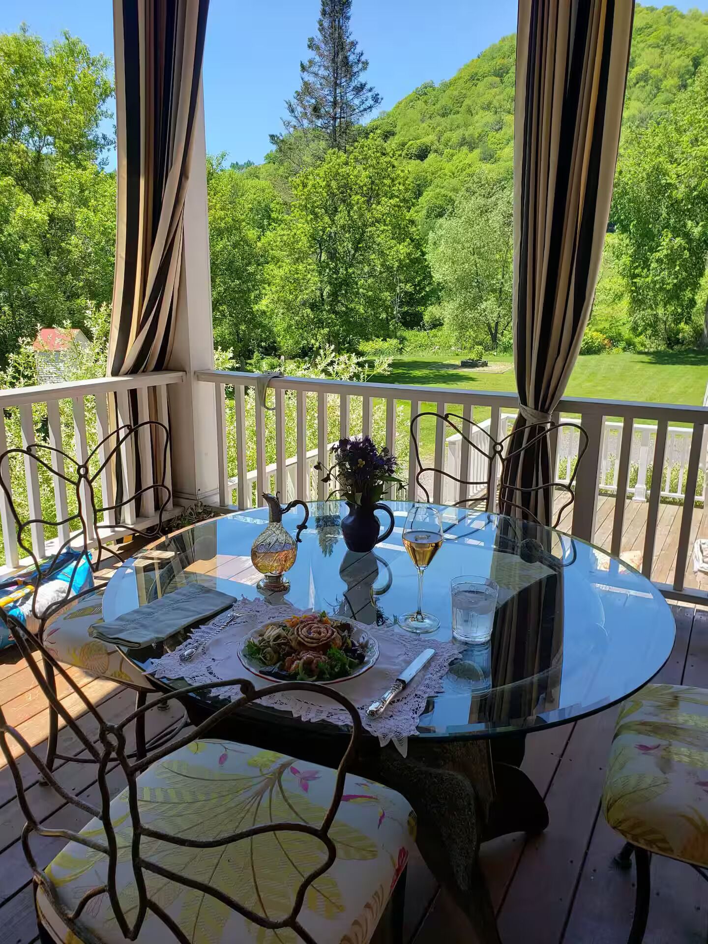 屋外ダイニングエリア