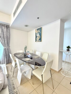 Dining - Modern 2BR Retreat in Shams 4 - Steps to JBR Beach (Dubai)