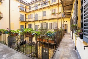 Luokittelematon kuva, 2 kautta 36, painike