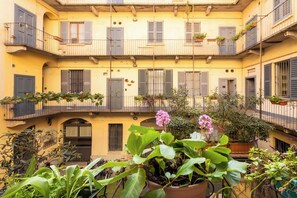 Luokittelematon kuva, 3 kautta 36, painike