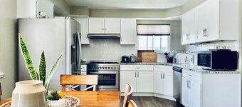 Family Retreat: 3BR Cozy Haven with Playground