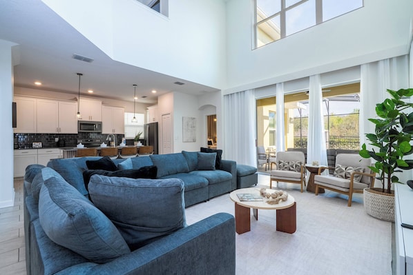 TV, ping pong - Stunning 6 bedrooms Storey Lake (Kissimmee)