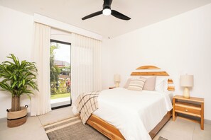 3 bedrooms, WiFi, bed sheets - Stunning Condo at The Pearl in Jaco Beach (Jacó)
