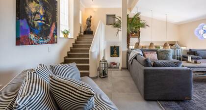 Private Bedroom in a Luxurious Villa, Budens