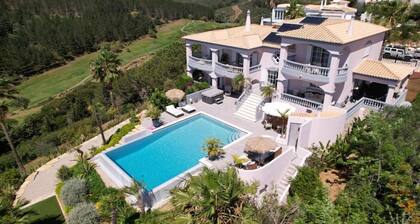 Private Bedroom in a Luxurious Villa, Budens