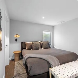 Unclassified image, 3 of 9, button - La Esmeralda (Miami)