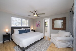 Bureau, fer et planche à repasser, Wi-Fi gratuit, draps fournis