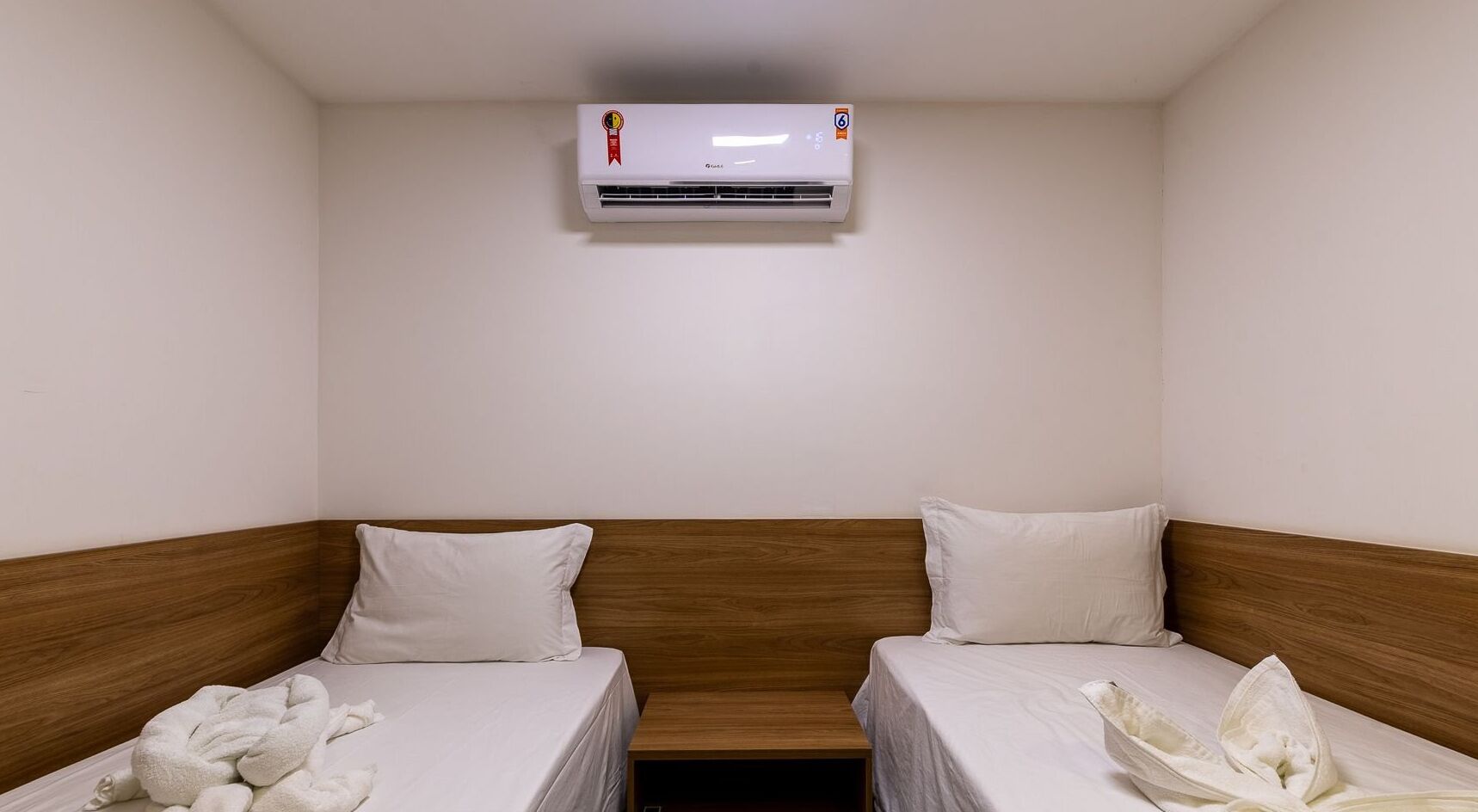 Leilighet | Blendingsgardiner, strykejern/-brett og wi-fi (inkludert)