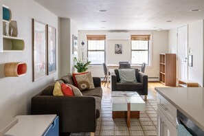 Luokittelematon kuva, 2 kautta 25, painike