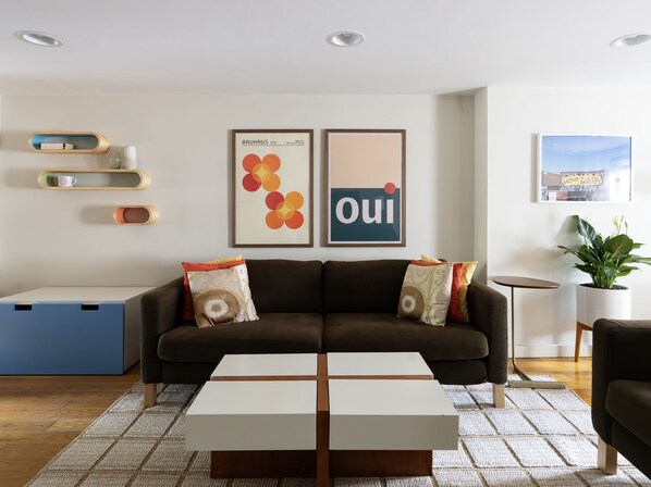 Luokittelematon kuva, 1 kautta 25, painike