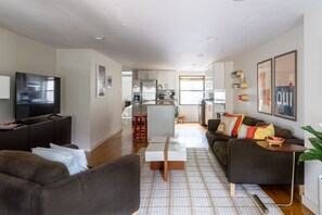 Luokittelematon kuva, 3 kautta 25, painike