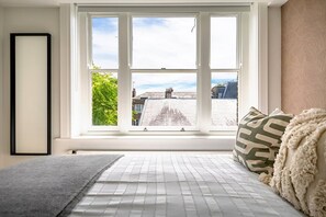 Bügeleisen/Bügelbrett, Reisekinderbett, WLAN, Bettwäsche