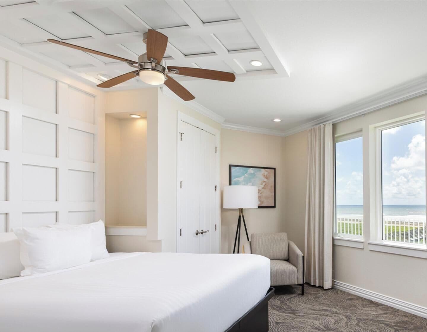 Coffres-forts dans les chambres, fer et planche à repasser, Wi-Fi