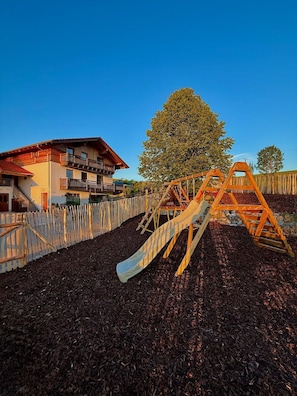Children's area - Bavarian Pre-Alps -Wiesenglück- Retreat-Between Allgäu and the Alps (Prem)