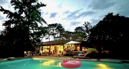 Maison d'architecte en bois en pleine nature