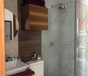 Hair dryer, towels, toilet paper - Luxury Apartment in the Heart of Roma Norte (Ciudad de México)