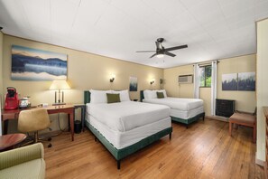 Fer et planche à repasser, accès Internet, draps fournis