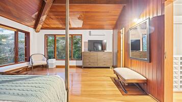 5 bedrooms, iron/ironing board, WiFi, bed sheets