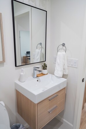 Luokittelematon kuva, 3 kautta 9, painike