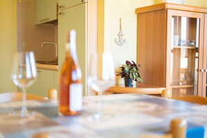 Dining - Tulipano - Two Bedroom Apartment, Sleeps 4 (Posada)