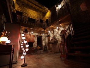 Interior - Mahzen Alacati (Çeşme)