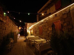Outdoor dining - Mahzen Alacati (Çeşme)