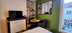 Room - La Cachette de la Reine | Quiet town center (Fontainebleau)