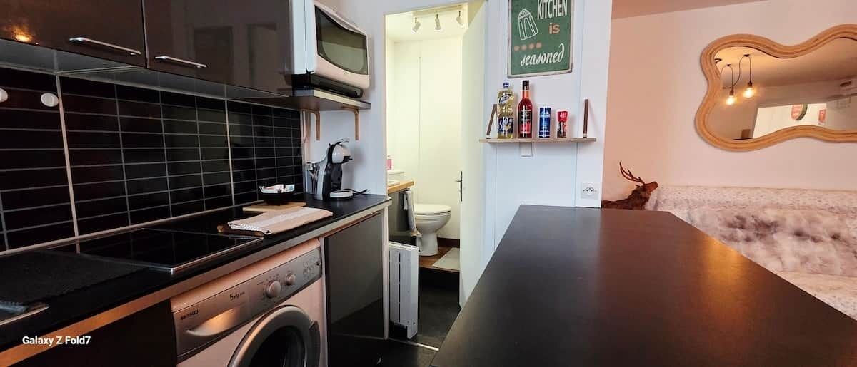 Geladeira, micro-ondas, fogão, cooktop