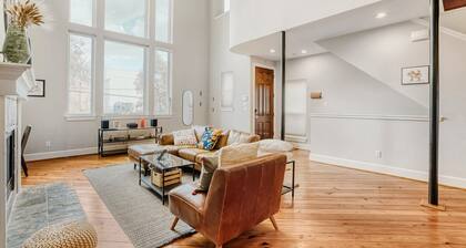 Modern Central 2/2.5 Townhome