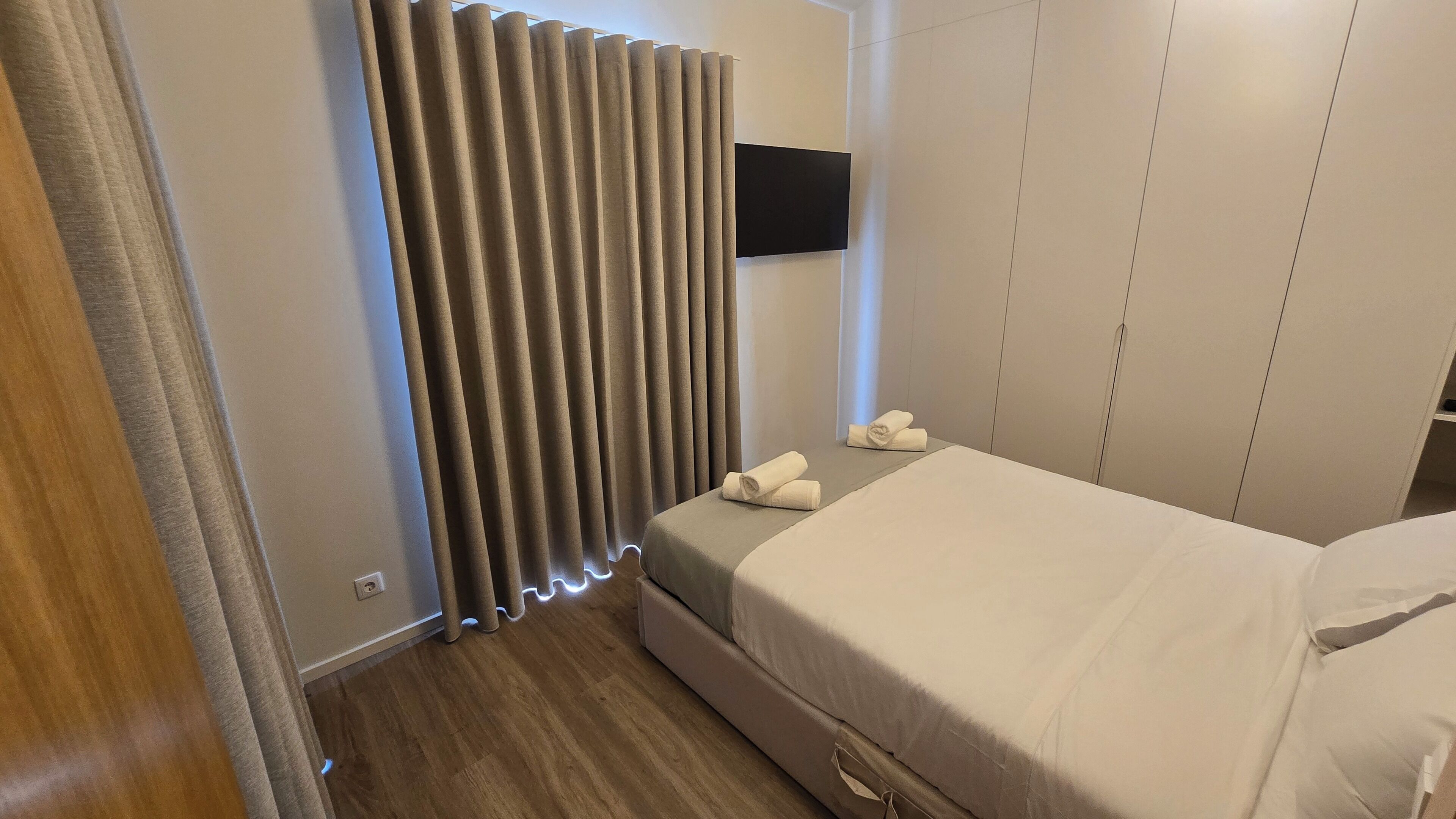 Kahden hengen comfort-huone, parveke, kaupunkinäköala | Ilmainen Wi-Fi, pääsy pyörätuolilla