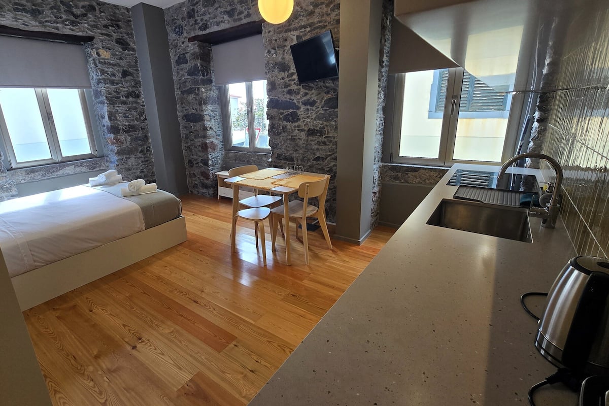 Studio, vue ville | Wi-Fi gratuit, accès pour personnes à mobilité réduite