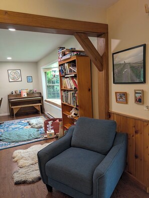 Unclassified image, 5 of 19, button - Cozy 3-Bedroom Seasonal Rental on 32 Acres in Montgomery, MA (Montgomery)